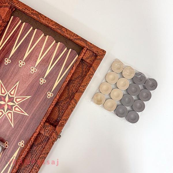 تخته نرد چرمی مسافرتی قفل‌دار طرح ستاره هشت‌پر sh747 – تخته نرد لوکس و قابل حمل با مهره پی وی سی – خرید اینترنتی از ایران پاساژ