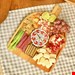 خرید تخته سرو و پذیرایی چوبی فانتزی توخالی لبه‌دار کد SH5 | طراحی خاص برای سرو شیک و کاربردی